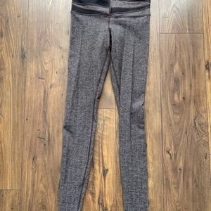 Lululemon leggings
Wonder under 28” Size 6
